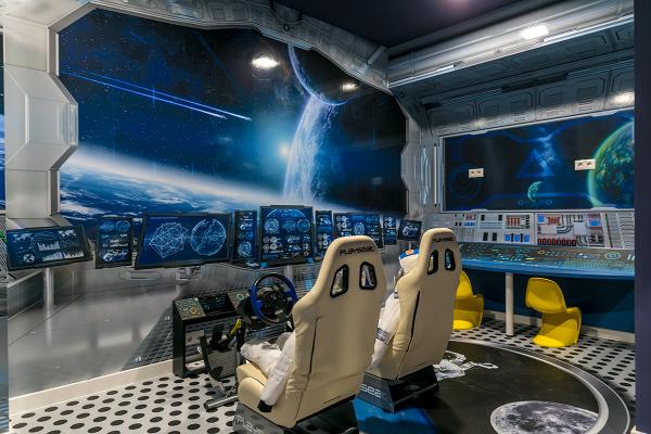 Sala de juegos inspirada en la NASA