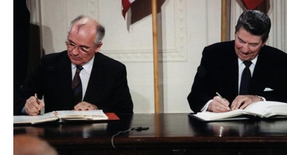 El INF fue el primer acuerdo para reducir los arsenales nucleares