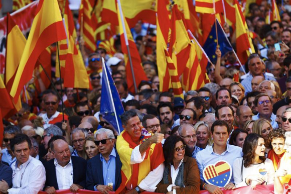 Dirigentes de PP, Cs y PSC en la manifestación de Barcelona por la unidad de España