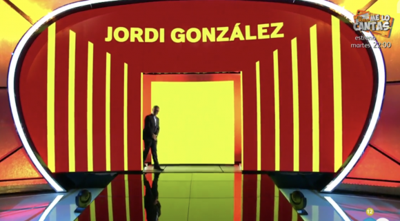 Jordi González entrando por la puerta de 'Mad in Spain'