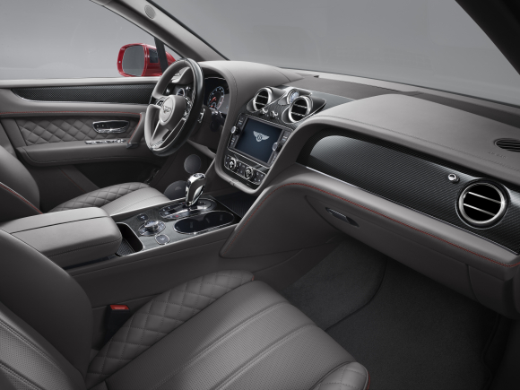 Fotografía del interior del Bentley Bentayga V8