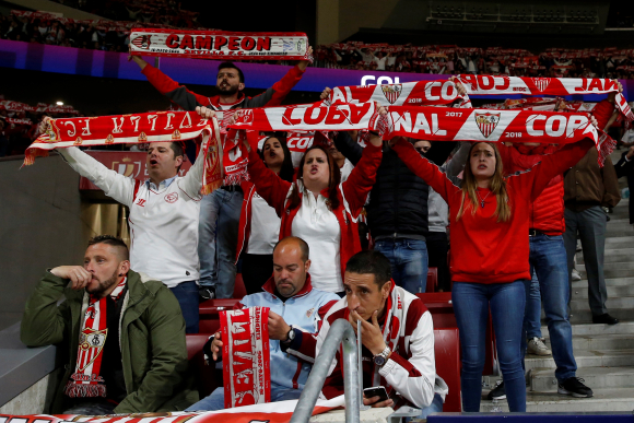 La afición del Sevilla FC durante la final de la Copa del Rey