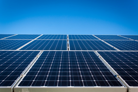 Los paneles solares están muy bien pero ¿quién los fabrica? / Pixabay