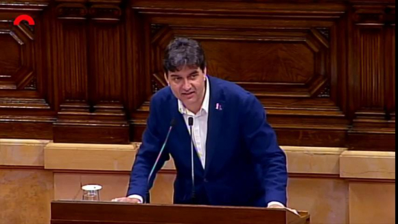 Sergi Sabrià durante su intervención (Parlament de Catalunya)