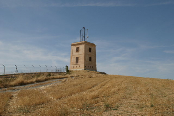 Torre de telégrafo restaurada de Arévalo, en Ávila (España) / Ignacio Cobos Rey