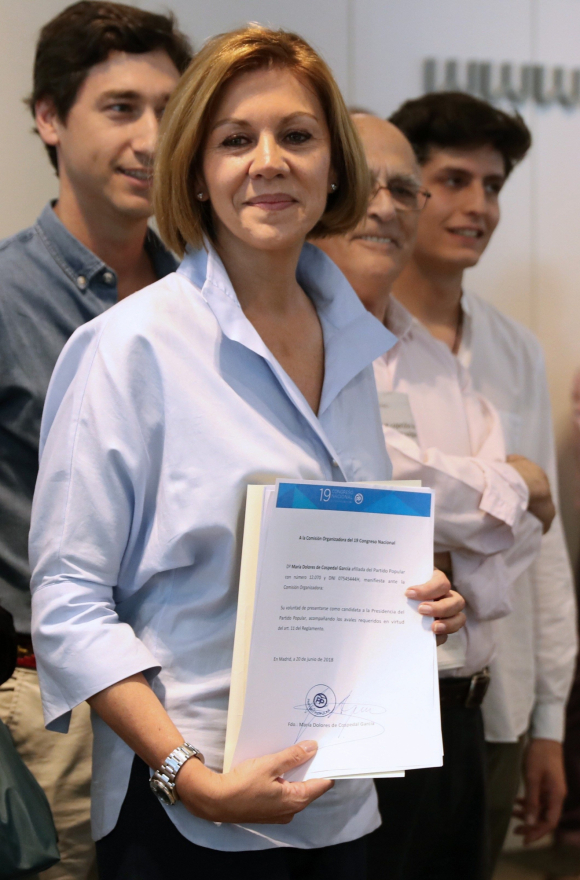 María Dolores de Cospedal durante la presentación de avales en Génova