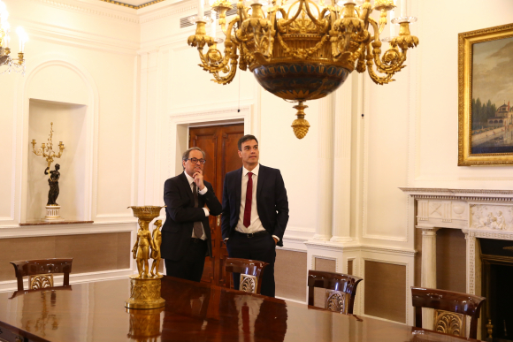 Sánchez y Torra en la sala del Consejo de Ministros.