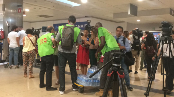 La prensa en el aeropuerto Adolfo Suárez-Barajas.