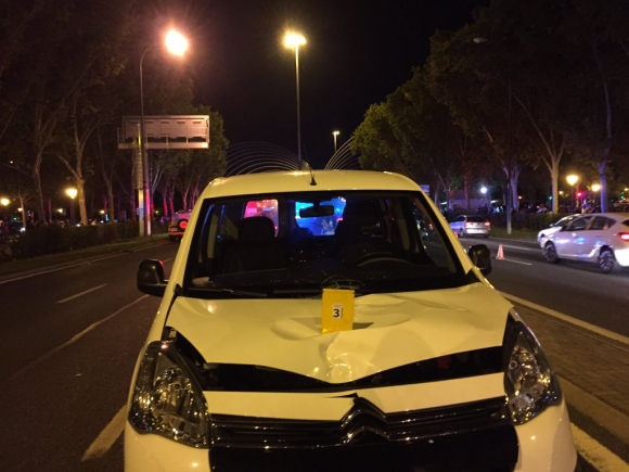 El vehículo implicado en el suceso (Emergencias Madrid)