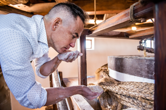Moncho López asegura que no es fácil distinguir un pan de calidad de otro que no la tiene.