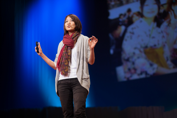 Akiko Naka durante una conferencia. / TEDxKyoto