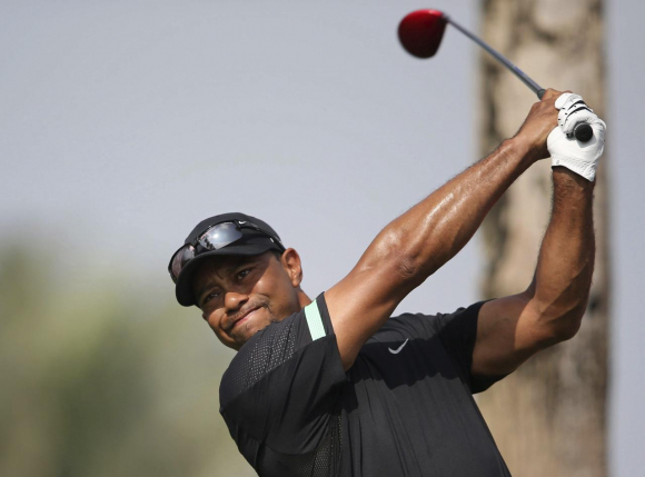 Tiger Woods se retiró del Honda Classic por dolores de espalda