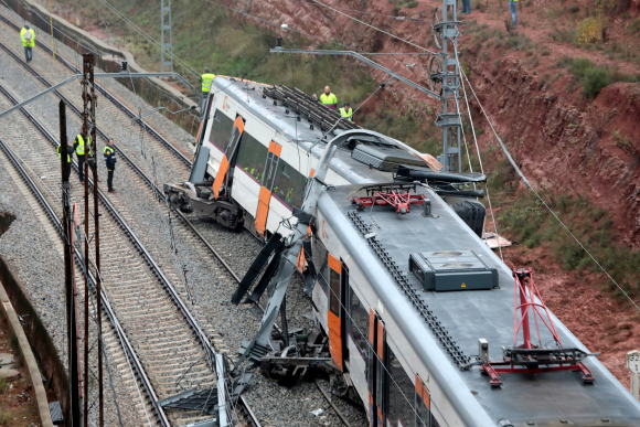 Como consecuencia del accidente, la circulación de trenes ha sido suspendida entre Manresa y Terrasa.