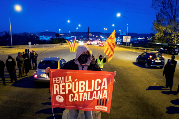 Los CDR levantan los peajes de varias autopistas en Cataluña