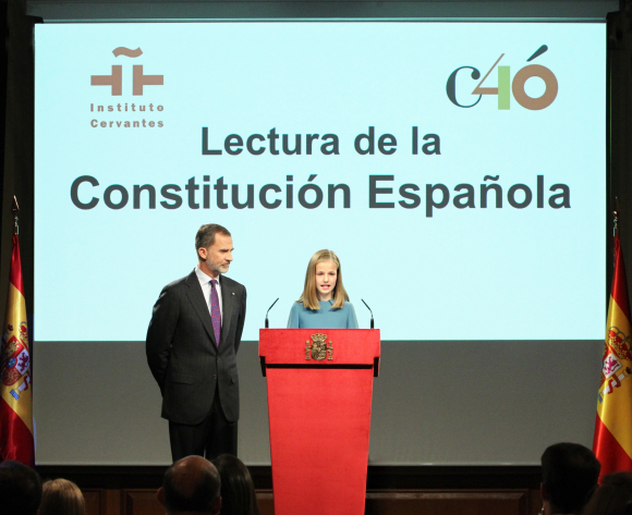 Don Felipe y la Princesa de Asturias durante la lectura de la Constitución