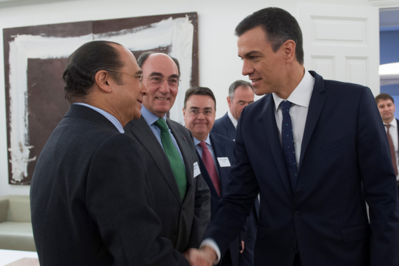 Sánchez se reune en Moncloa con inversores y empresarios