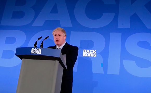 Johnson promete consumar el "brexit" el próximo 31 de octubre