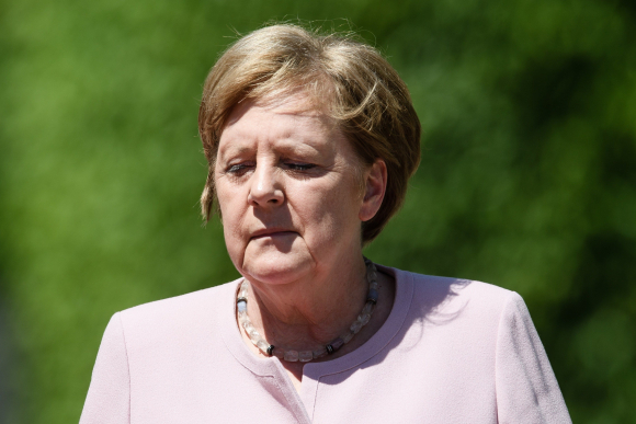 Merkel indispuesta en la recepción del presidente de Ucrania en Berlín