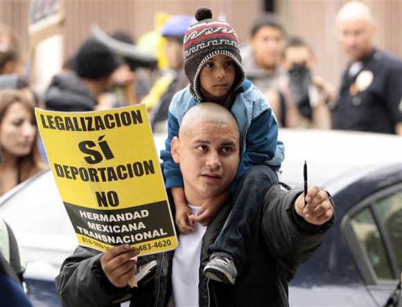 EEUU relaja las normas de deportación de inmigrantes jóvenes