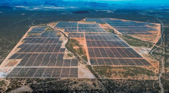 De la energía nuclear a los huertos solares en Extremadura.