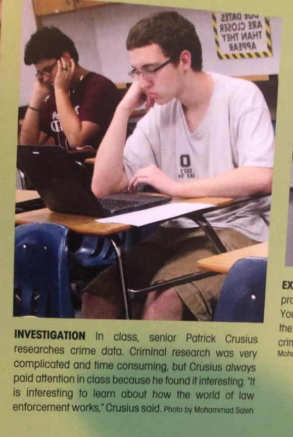 Crusius en la revista escolar. /L.I.