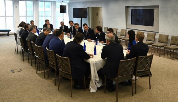 Imagen de la reunión de Sánchez con inversores estadounidenses / Moncloa