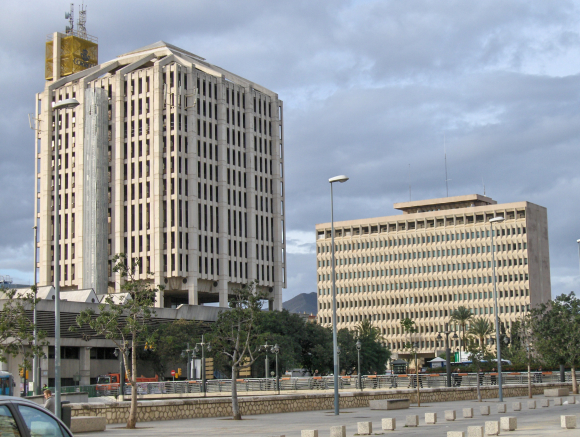 Bâtiment du bureau de poste (à gauche) de Malaga.