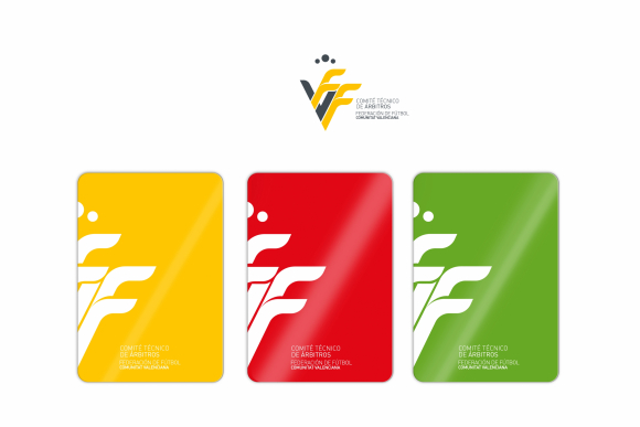 Las tres tarjetas del fútbol base valenciano. /Ffcv