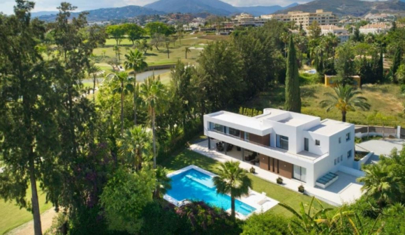 Ejemplo de propiedad en la urbanización Las Brisas, Marbella