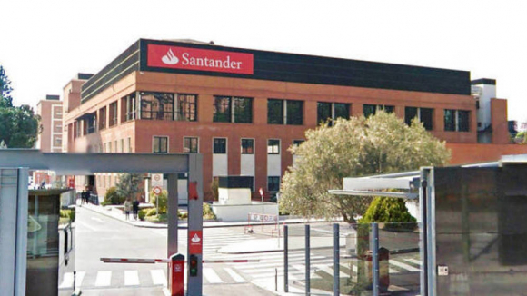 Nueva sede de Acciona en las antiguas oficinas del Santander de la calle Mesena