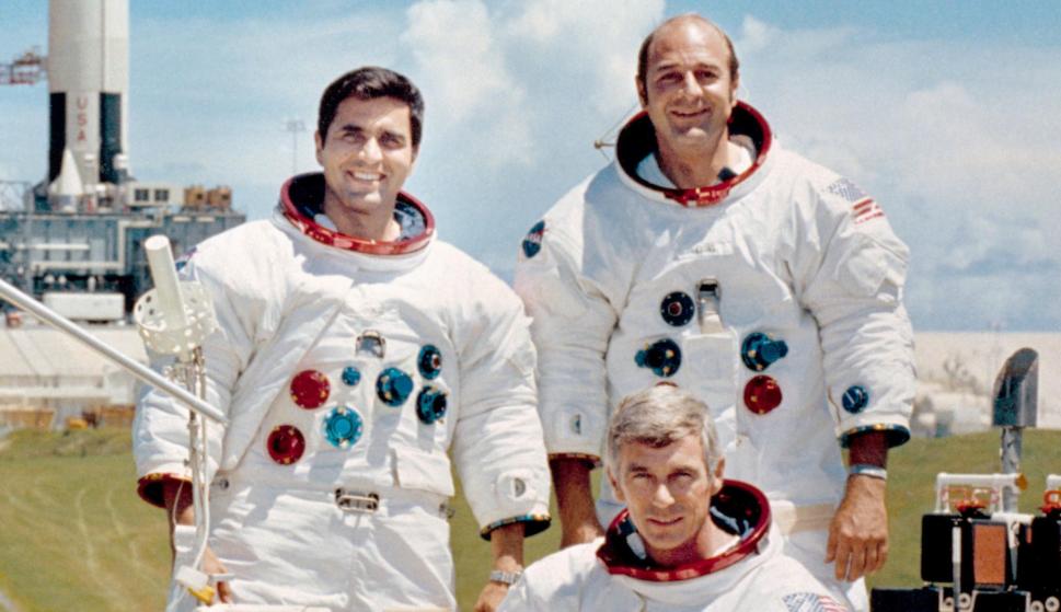 Los últimos astronautas que pisaron la Luna, Eugene A. Cernan,  Harrison H. Schmitt, y el piloto que les acompañaba en la misión Apolo 17, Ronald E. Evans / NASA