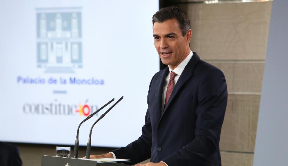 Pedro Sánchez durante la rueda de prensa en la que ha anunciado el cambio de la ley para atajar el caos social
