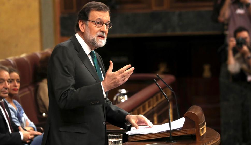 Rajoy sube a defenderse.