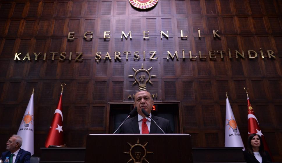 El Presidente Recep Tayyip Erdogan, habla durante un acto en la Gran Asamblea Nacional de Turquía en Ankara, el 7 de julio de 2018. (EFE / EPA / STR)