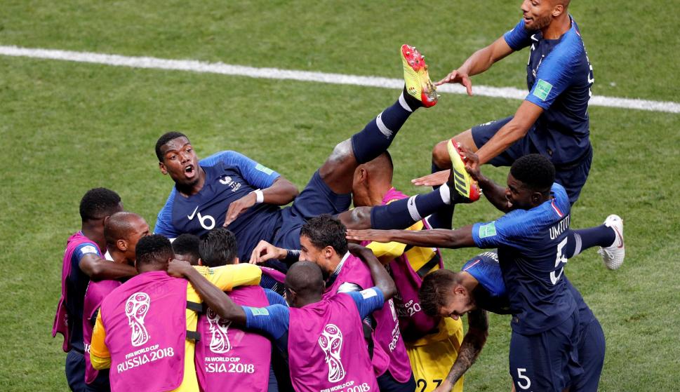 Francia celebra el cuarto gol, marcado por Mbappé