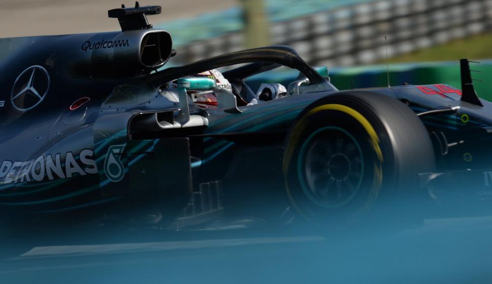 El piloto británico Lewis Hamilton durante el Gran Premio de Hungria en el circuito de Hungaroring (EFE / EPA / ZOLTAN BALOGH)