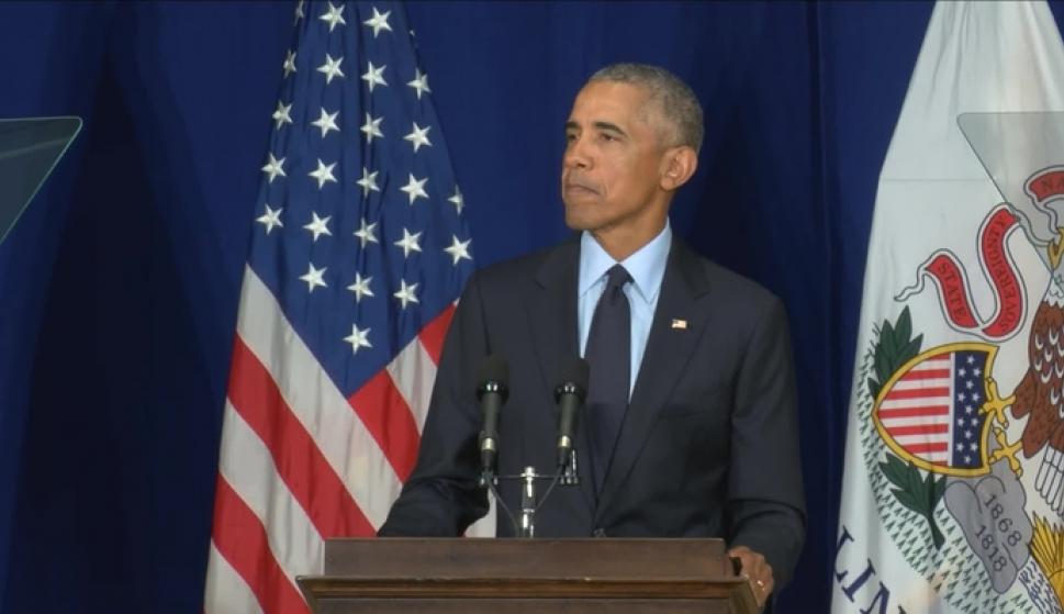 El expresidente de EEUU Barack Obama durante su discurso ante los alumnos de la Universidad de Illinois (Imagen: illinois.edu)