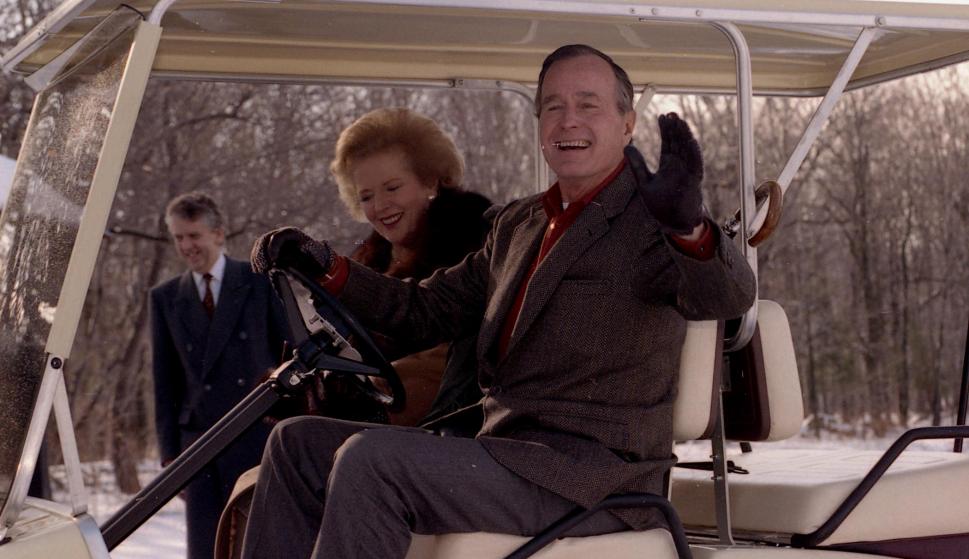 El presidente Bush y la primera ministra Margaret Tatcher en Camp David el 24 de noviembre de 1989 (Foto: George Bush Museum)