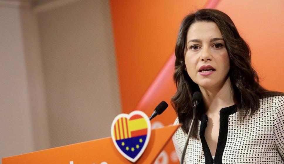 Inés Arrimadas ha atendido a los medios de comunicación en la sede de Cs en Barcelona (Foto: Ciudadanos)