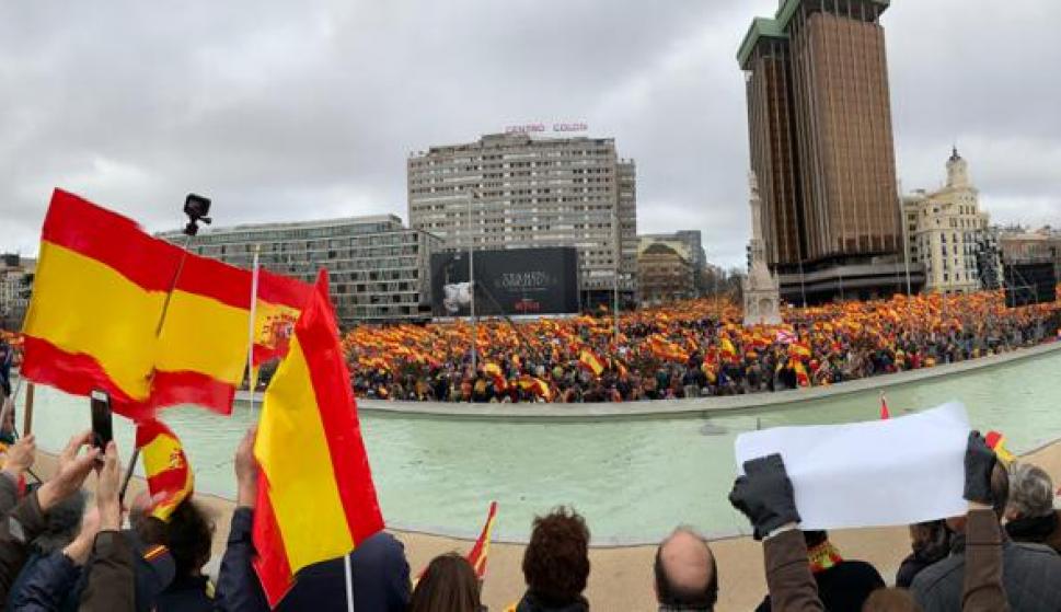 Concentración en la Plaza de Colón (Madrid) bajo el lema 'Por una España unida' (Foto: Europa Press)