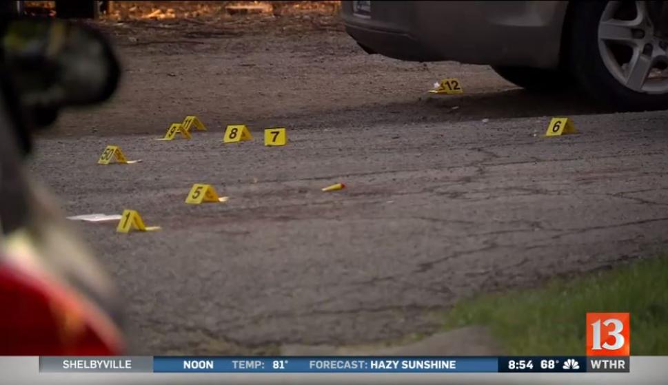 Varios casquillos de bala en la escena del tiroteo. /WTHR