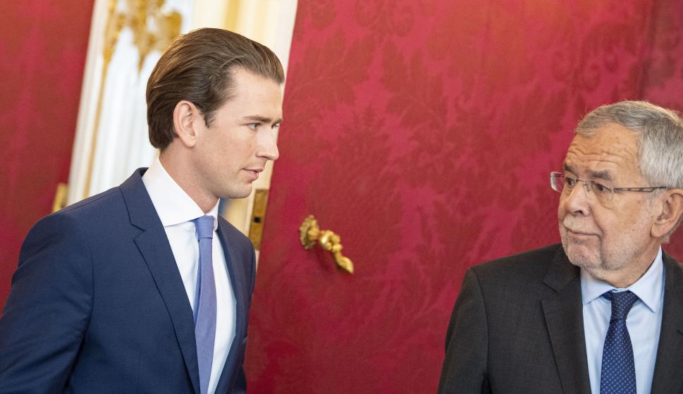 El canciller austriaco Sebastian Kurz y el presidente Alexander Van der Bellen. /EFE/EPA/CHRISTIAN BRUNA