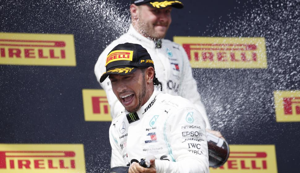 El piloto británico de Fórmula Uno Lewis Hamilton celebra su victoria en el GP de Francia. /EFE
