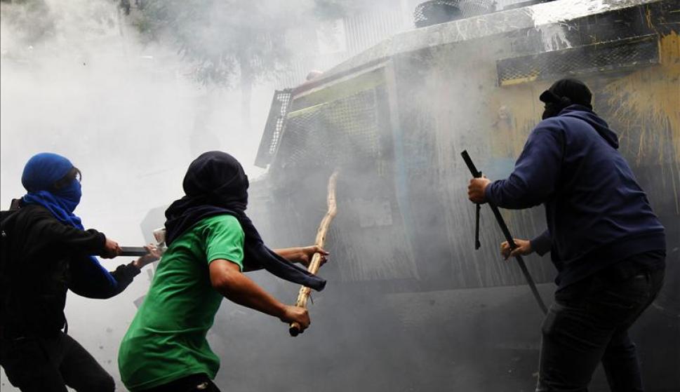 Unas 250 personas detenidas en Chile en una multitudinaria protesta estudiantil
