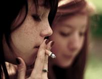 Subir los impuestos sobre el tabaco en la UE reduciría el consumo de cigarrillos y las muertes asociadas con fumar