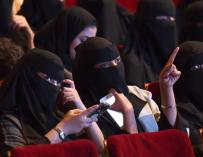 Mujeres en un cine en Riad.