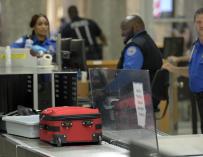 EE.UU. aumenta los registros a pasajeros o equipaje de mano en aeropuertos