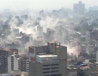 Fotografía cedida por el ciudadano Edgar Cabalceta que muestra una vista general de una zona de Ciudad de México hoy, martes 19 de septiembre de 2017