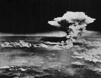 Imagen distribuida por el ejército de EEUU de la bomba sobre Hiroshima