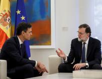 Pedro Sánchez y Mariano Rajoy en Moncloa.